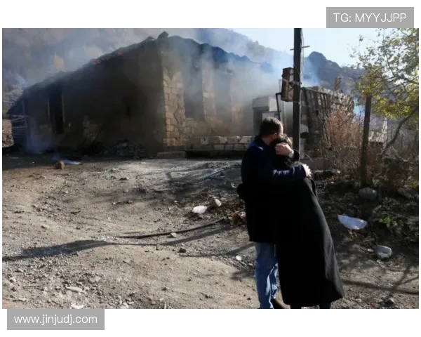 抓马!斯瓦泰克挖墙角引发争议 抓马!斯瓦泰克挖墙角引发争议